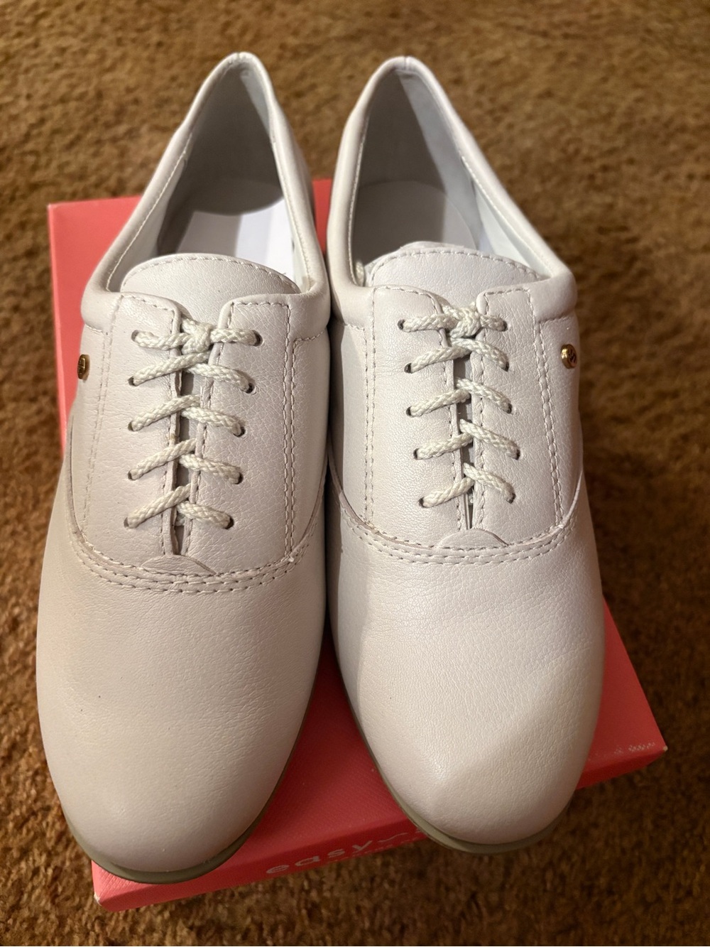 Women's White Casual Lace-Up Oxfords
